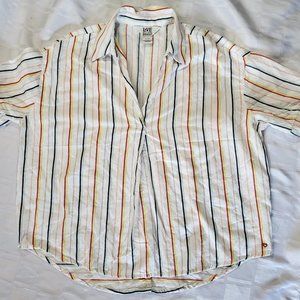 LOVE ELLEN DEGENERES SHORT SLEEVE SHIRT SIZE LARGE FASHION WEAR STYLE TV SHOW